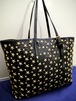 2016美品★ JIMMY CHOO ジミーチュウ SASHA M A4対応 マルチ☆スタッズ レザー トート バッグ M 黒x金★ ☆スタッズが可愛らしい万能モデル