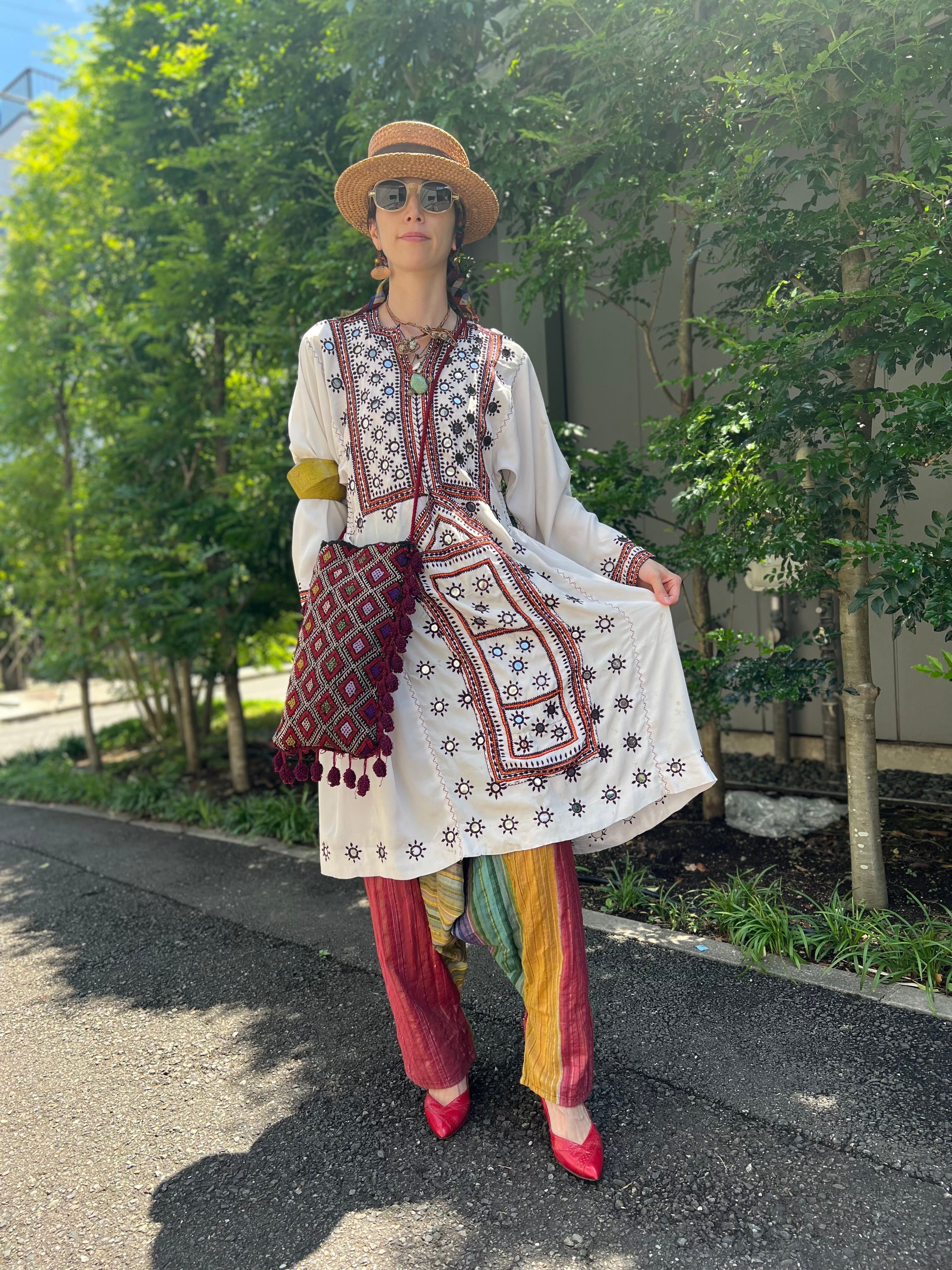 Vintage Pakistan white × mirror work embroidery Baluch dress