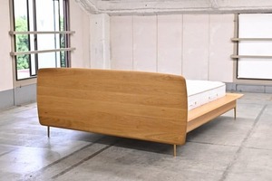 美品 Time＆Style 150万「in the forest」2021年製造 ダブルベッド オーク材 無垢 真鍮脚 シモンズ マットレス付き タイムアンドスタイル【中古家具/中古インテリア/USED家具ユーズド家具/リサイクル】