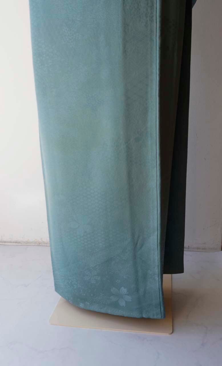 袷】青碧色 桜と吉祥文地紋 色無地 | 大山キモノ・ちぇらうなぼるた