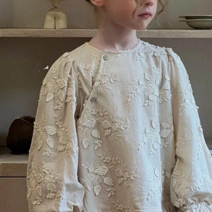 秋花刺しゅうレースブラウス