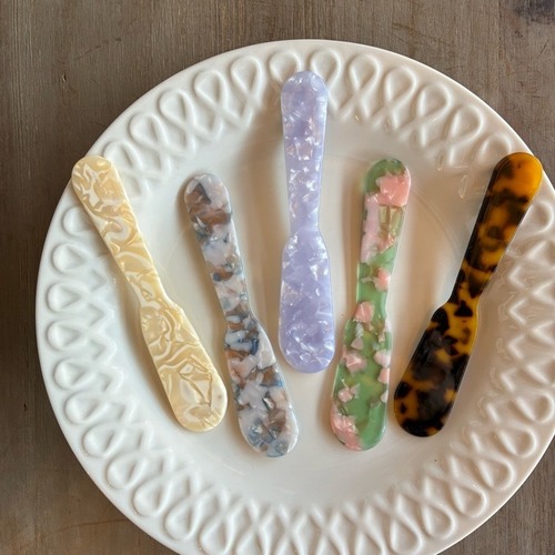 TOPANGA Kitchen Colorful Retro Butter Knife　5types　カラフルレトロバターナイフ　全5色　ホワイト　ラベンダー　ピンク　べっ甲　ブルー　メール便