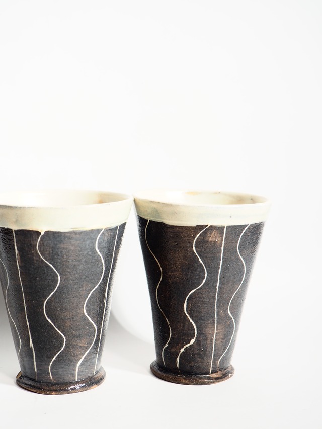 handmade Free ceramic cup with wavy line design