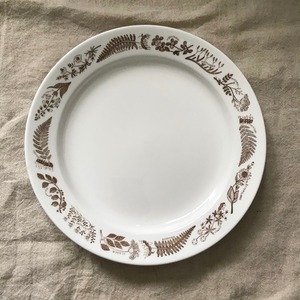 グスタフスベリの草模様プレート