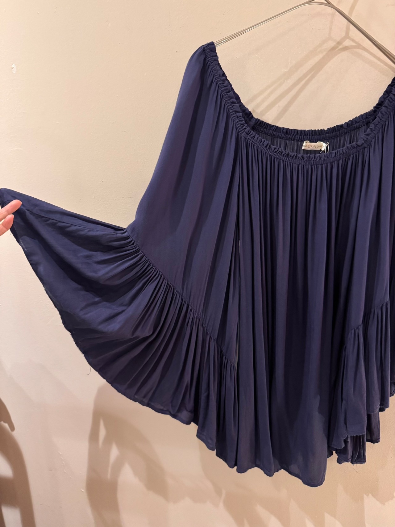 INDAH シャーリングネックギャザーチュニック