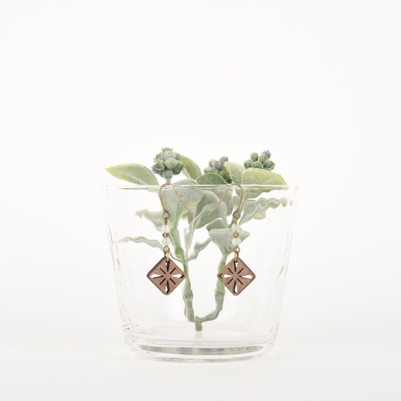 Juglans クルミの木のアクセサリー
