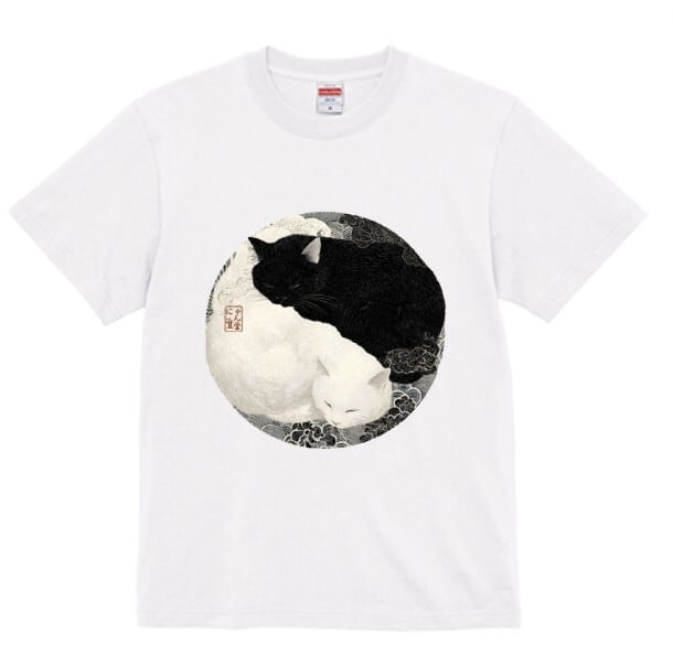 「陰陽の眠り ― 黒白猫図」 Tシャツ 半袖