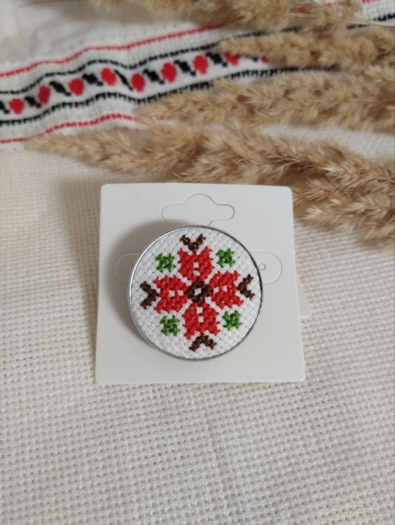ウクライナ製　手刺繍ブローチ - 2