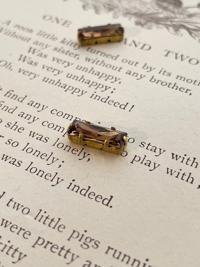 【スワロフスキー パーツ】スモーキーローズクォーツ プリンセス レクタングル アンティーク風 ハンドメイド素材 約1.5cm×0.5cm　1個