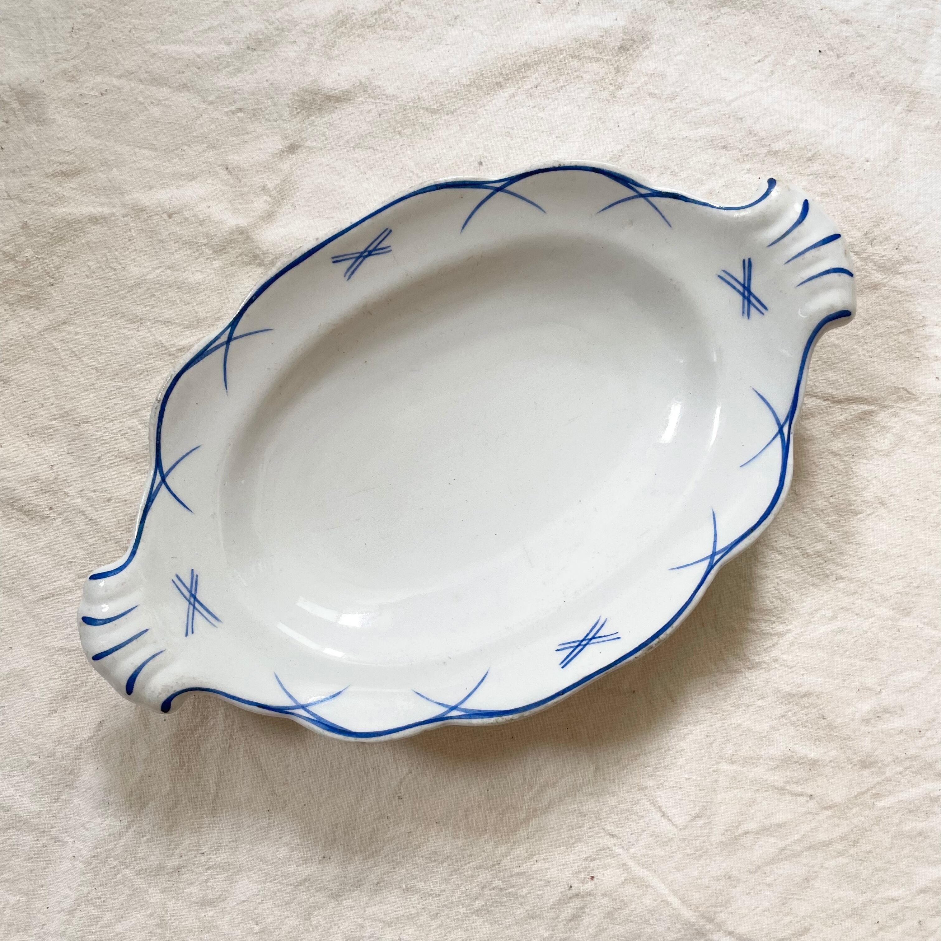 青い模様のオーバルトレイ