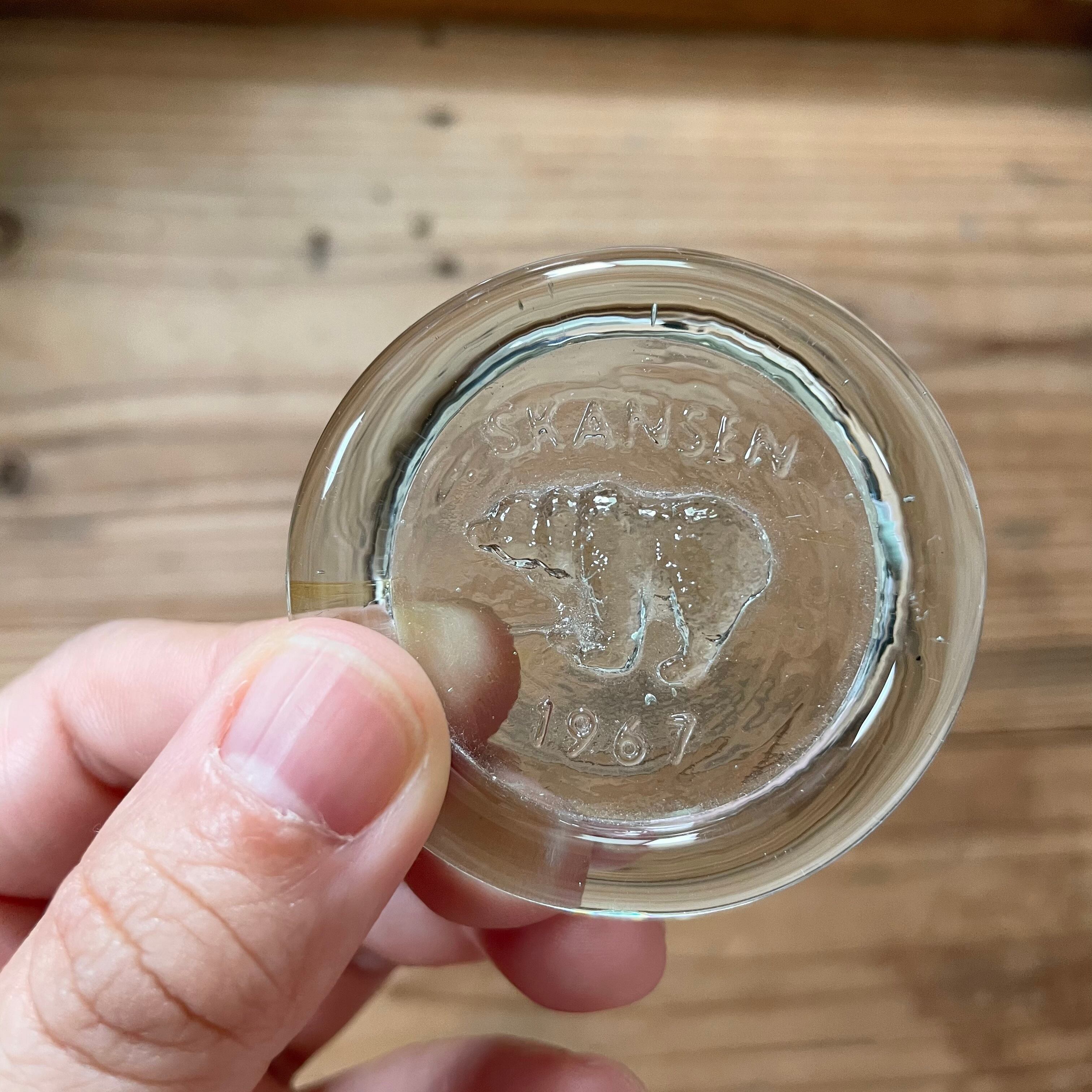 よく見るとクマなガラス