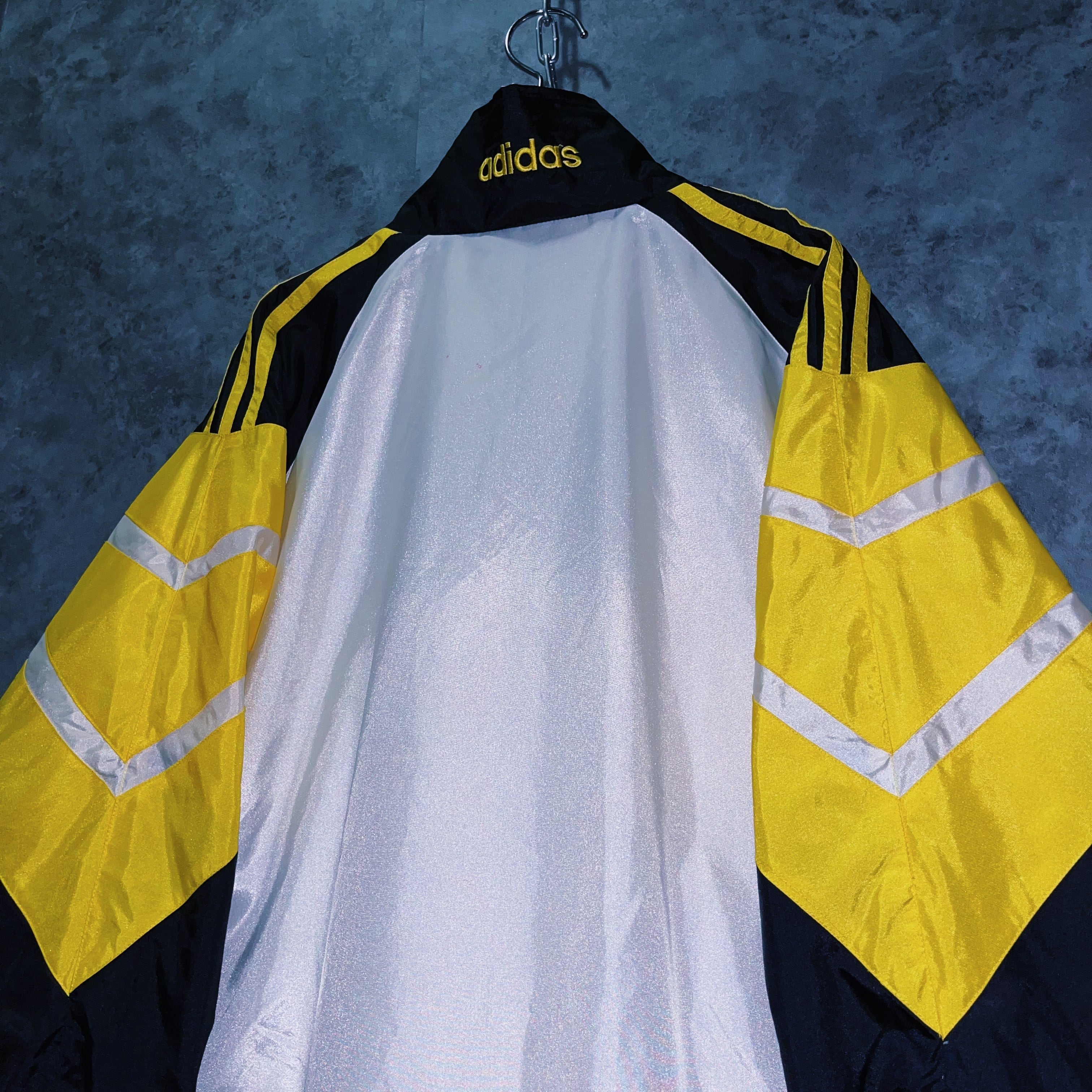 doppio】90's vintage “adidas” switching color design Nylon track