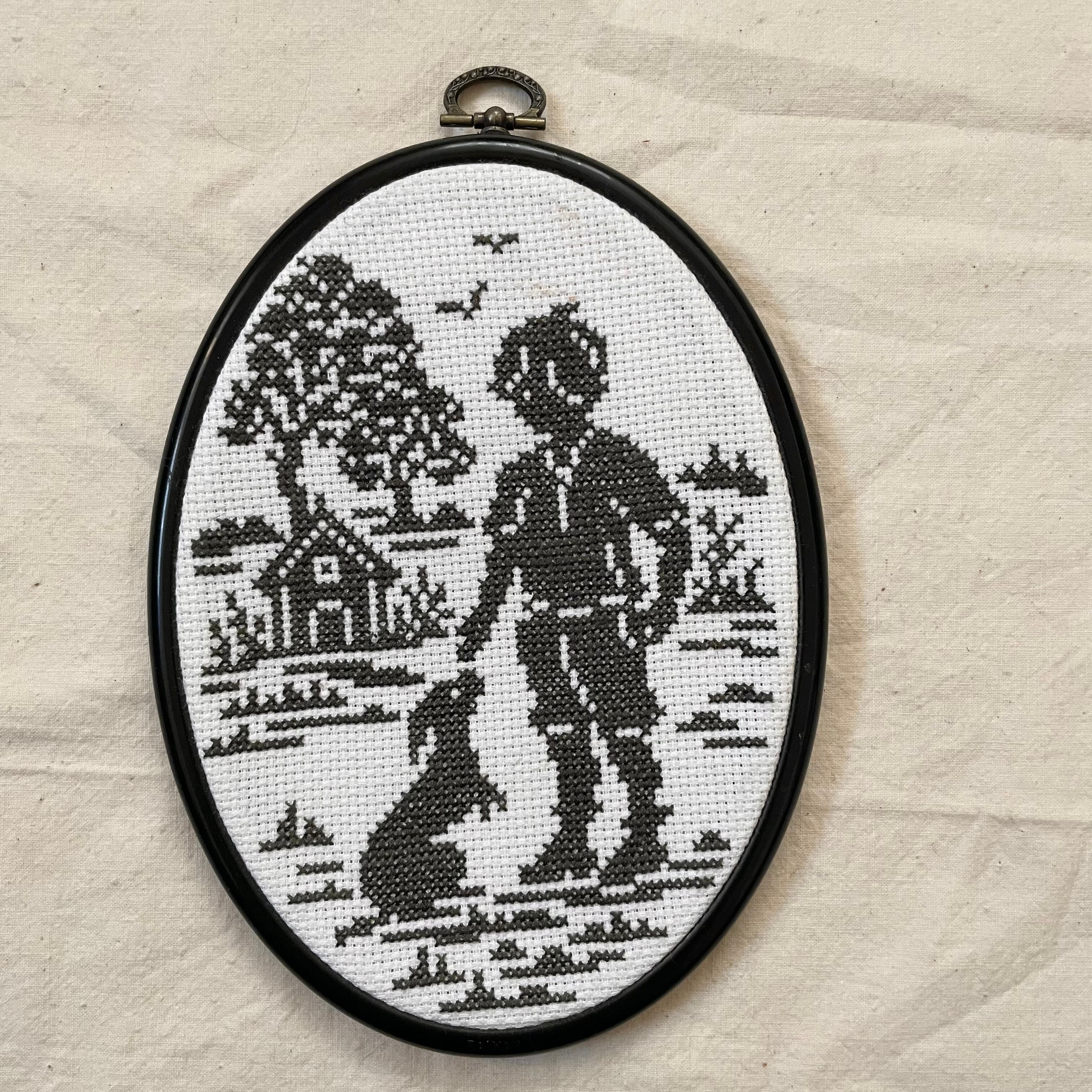 ウサギと少年の刺繍