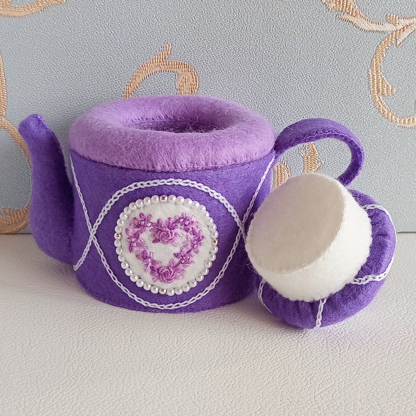 プリンセスのティーセット＊藤色＊ | カナの青い箱【フェルト＆刺繍の