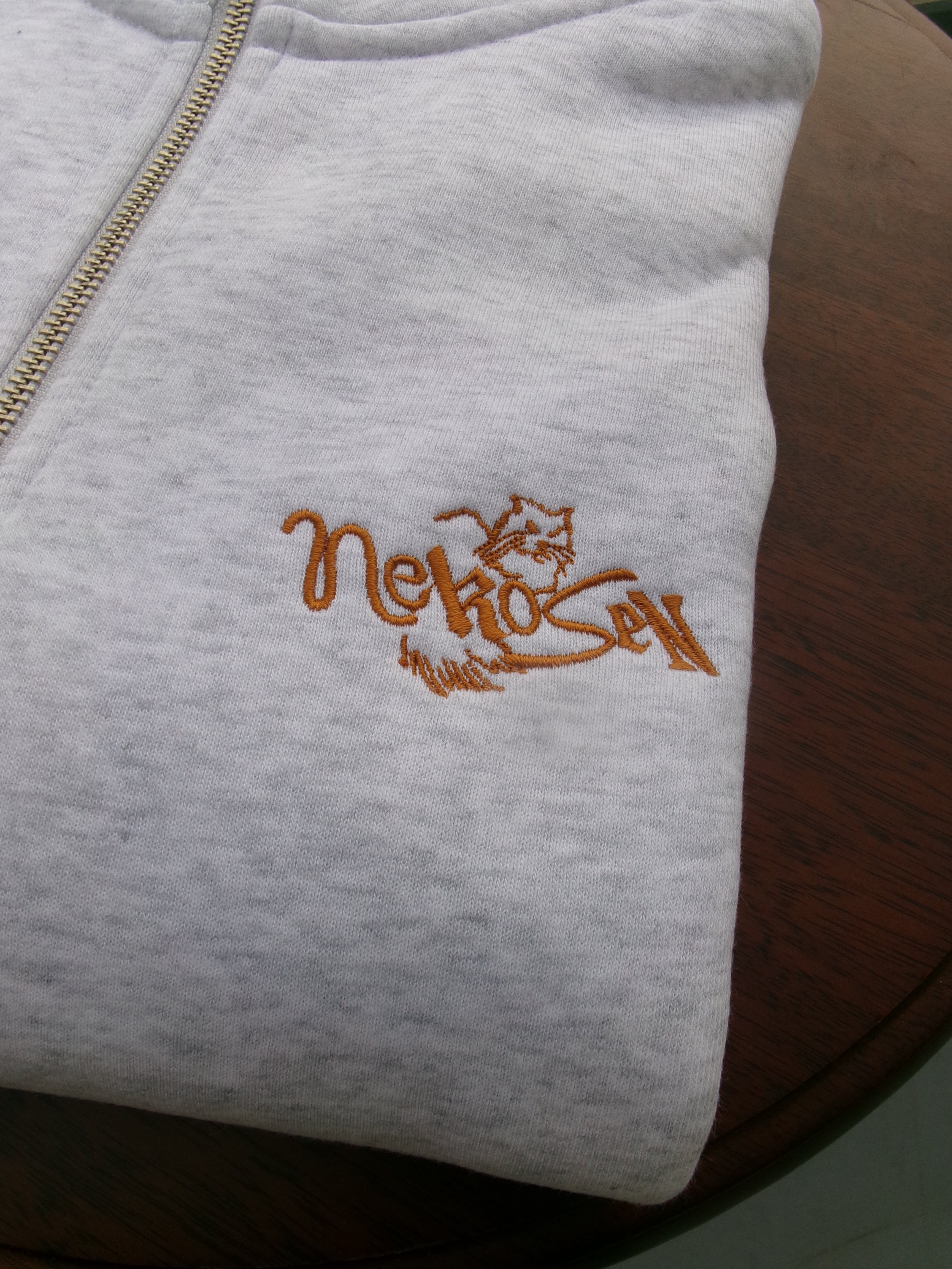 Elegant猫” 刺繍 Half-Zip Sweat - ASH - XL size | nekosen/netstore