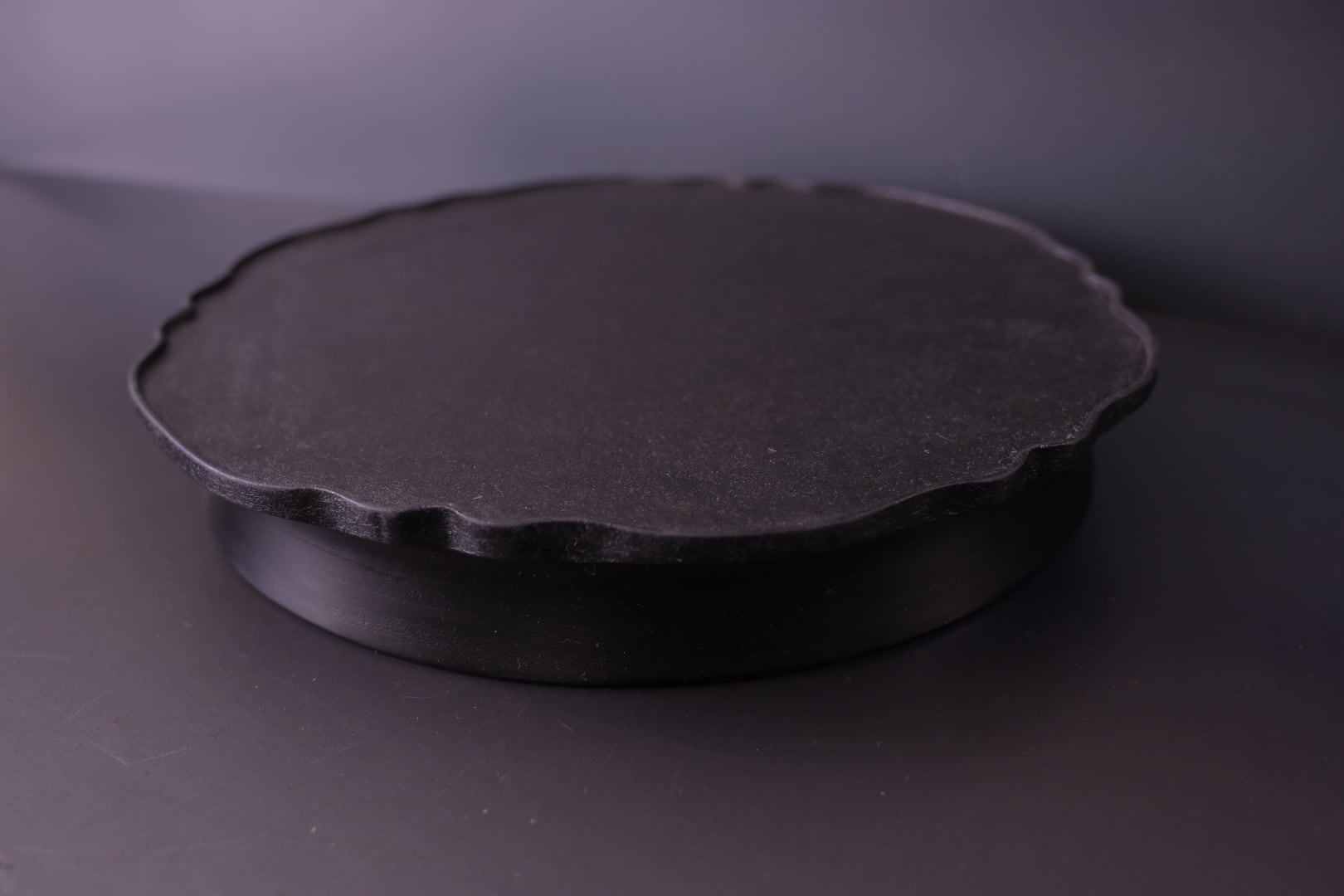 蝶野秀紀 輪花敷台 縁 黒 30㎝