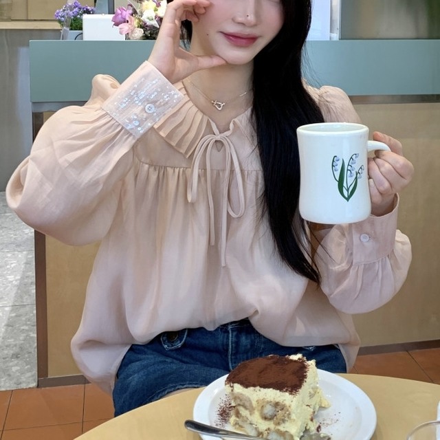 トップス レディース シャツ ブラウス 長袖 襟付き プリーツ シフォン リボン スパンコール かわいい 大人可愛い きれいめ シンプル 上品 エレガント 清楚 フェミニン おしゃれ 綺麗 お嬢様 こなれ感 キュート ガーリー レトロ 華やか 無地 OL 通勤 学生 通学 デート お出かけ 女子会 パーティー カフェ巡り 街歩き S M L ピンク 春 秋 冬 入学式 入園式 謝恩会 20代 30代 40代 ママ 韓国系 着回し 普段使い ファッション コーデ モテ トレンド 流行 送料無料