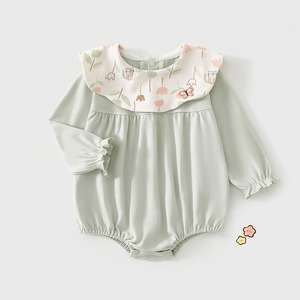 【BABY】可愛いネコ柄グリーンロンパース