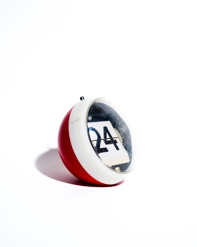 Push-button perpetual calendar