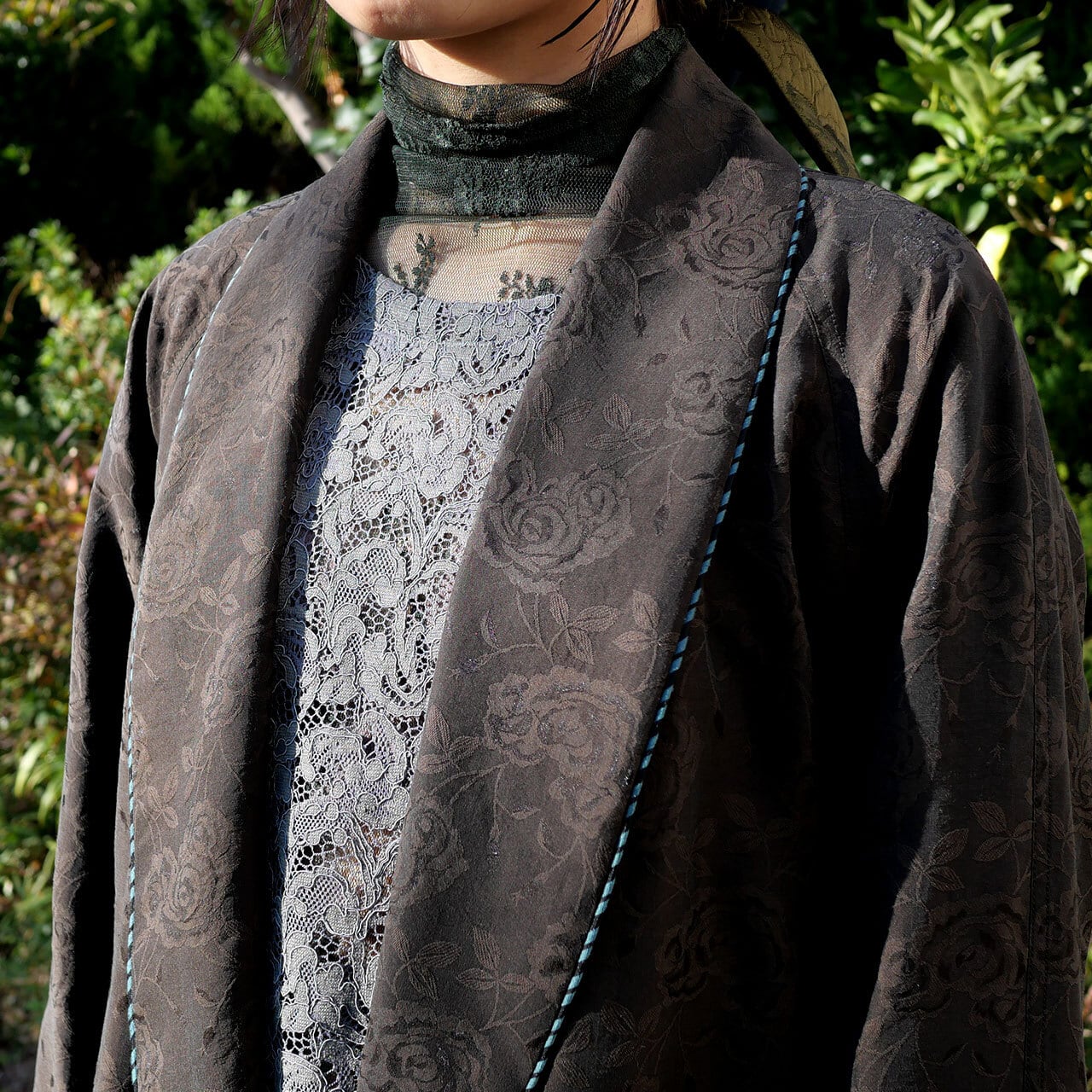 美品 KIIRO フラワージャガードガウンコート 着物 羽織 106.【カーキの国】あのガウンコート／薔薇ジャカード | さゆうま