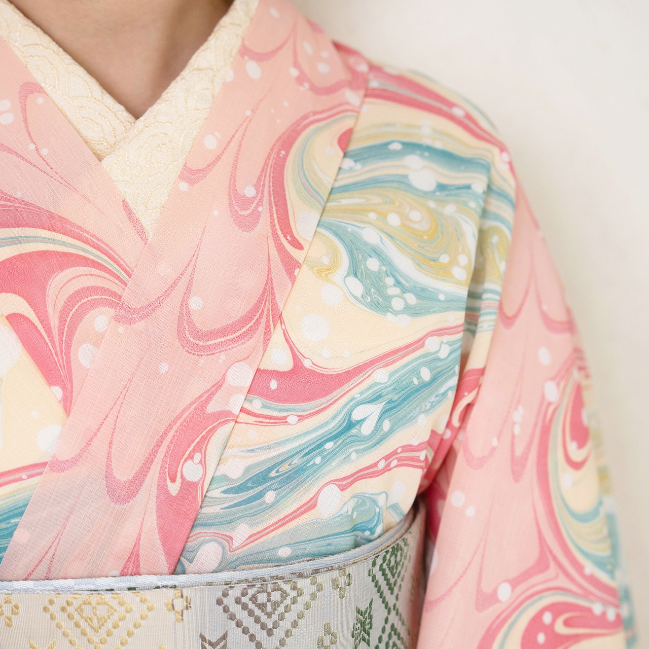 「陽だまりとチューリップ」蝶柄〜セオアルファ　浴衣・夏着物・単衣