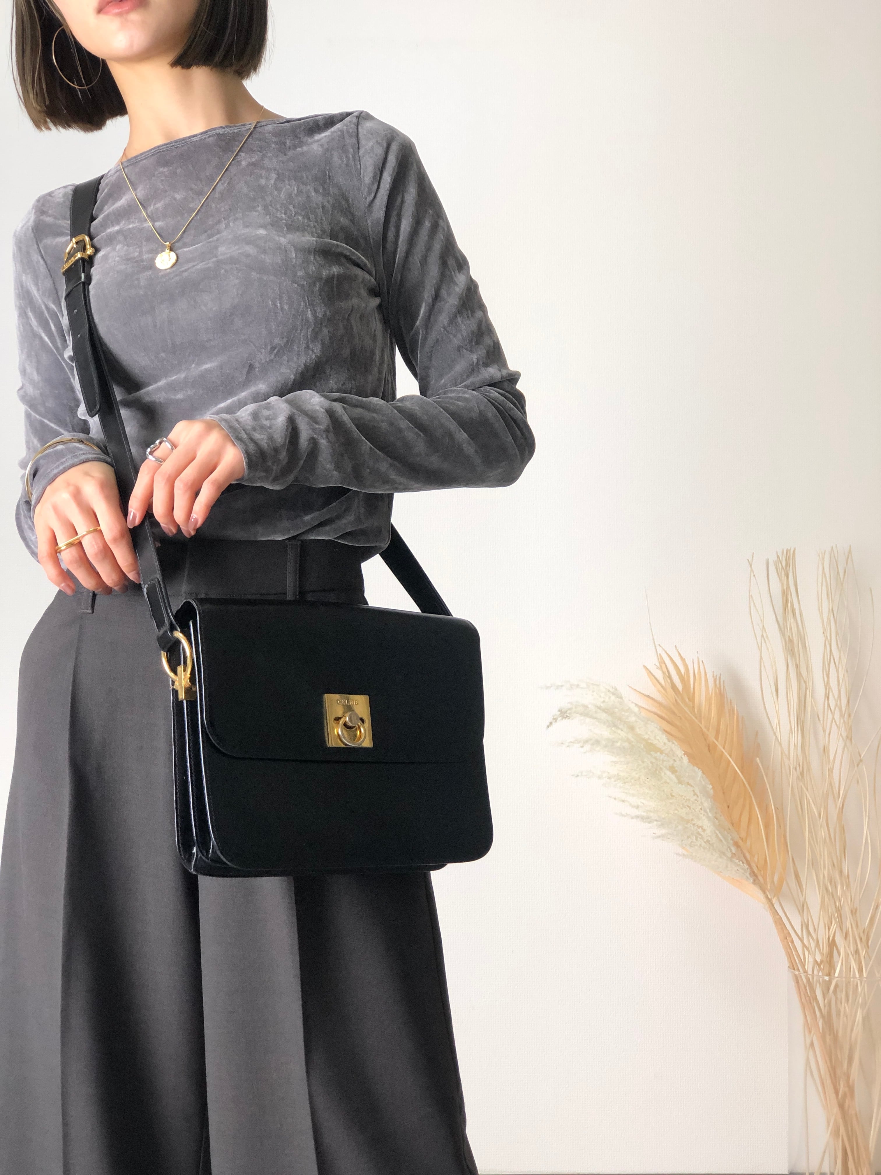 CELINE セリーヌ ガンチーニ レザー ショルダーバッグ ブラック CELINE セリーヌ ガンチーニ レザー ショルダーバッグ ブラック