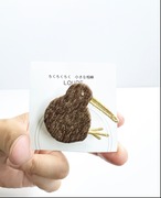 LOUPE 手刺繍ブローチ　キュウイ