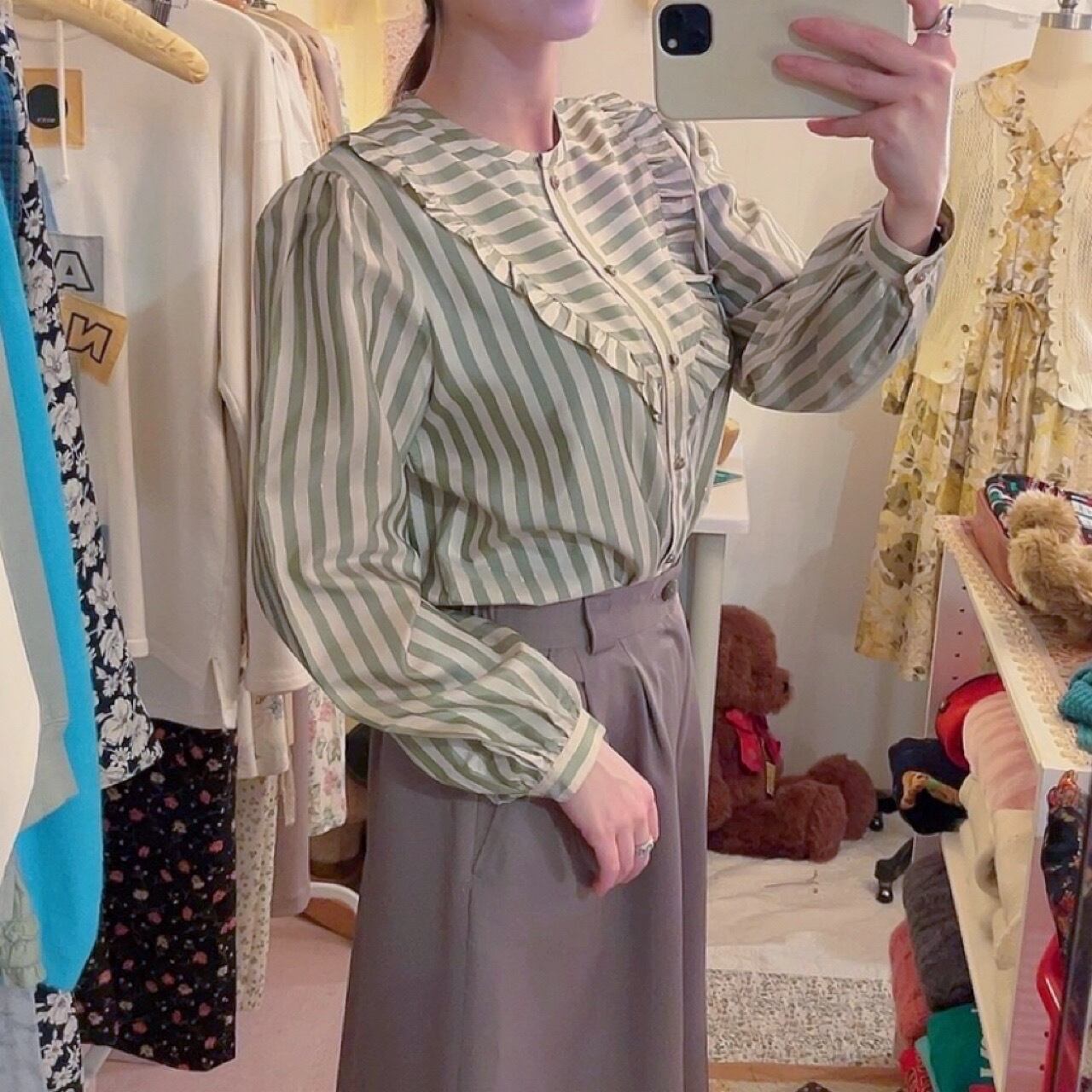 melon gold line stripe frill blouse