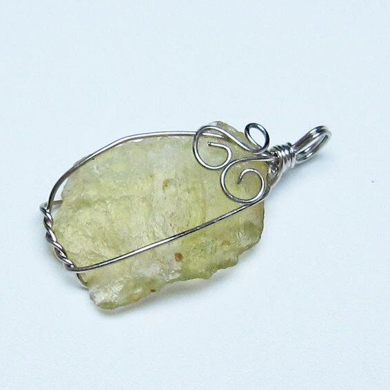 リビアングラス ペンダント 一点物 メール便可 112-13827