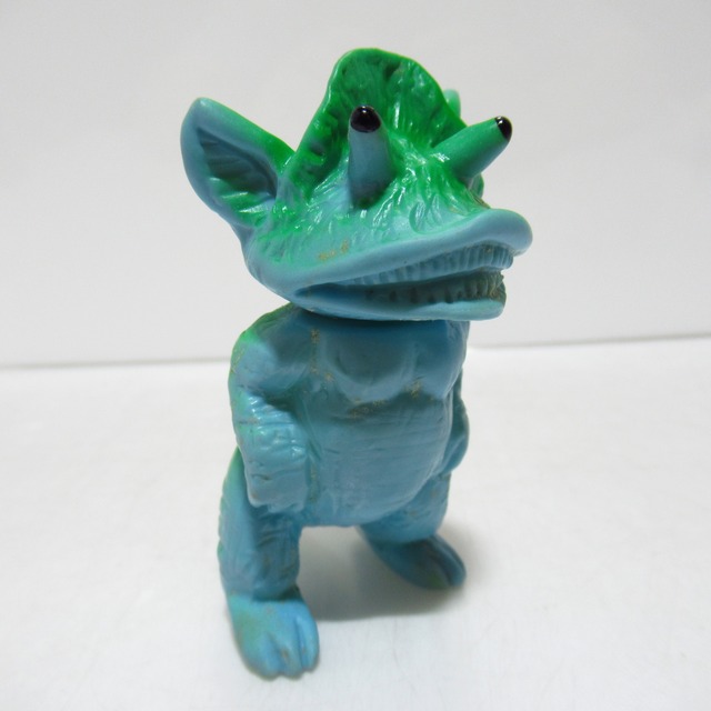 パチ怪獣ソフビ　無版権　ミニソフビ (3)　[$9]