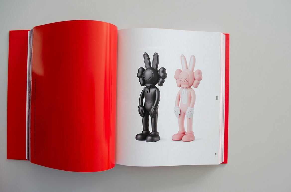 KAWS FIRST TOKYO 本　図録　新品　未開封