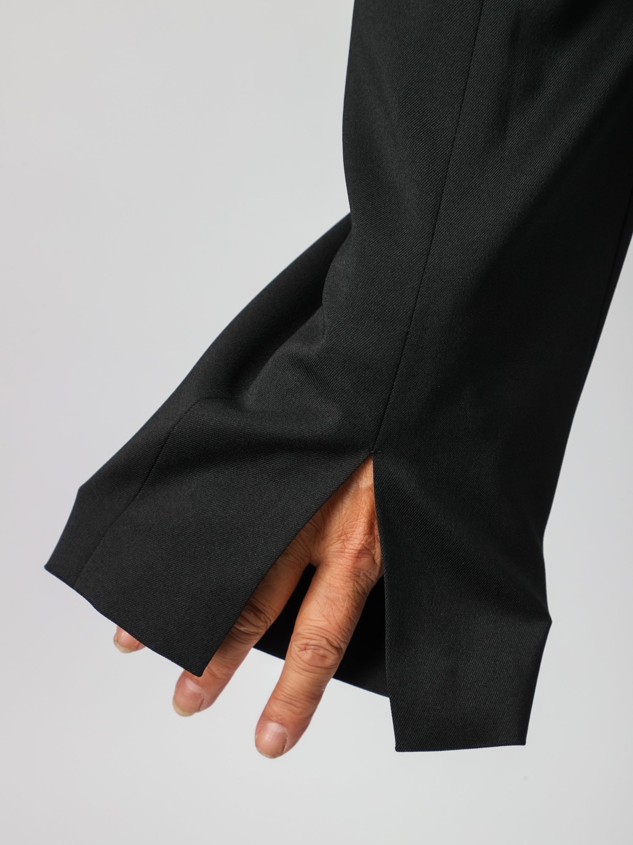 BEATRICE(テーパードスリット入りパンツ）