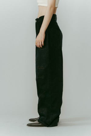 Embroidered Corduroy Pants / NAVY