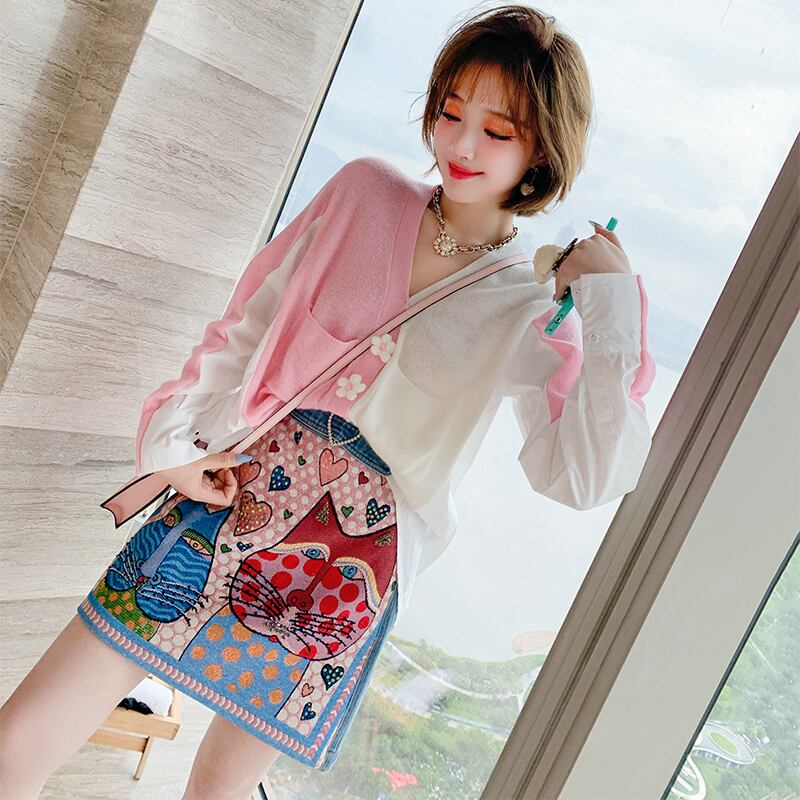 シングルフローラルボタンVネックカーディガンジャカードカラースカート オータム レッド 刺繍 秋物 花柄 MIUCO84155155613