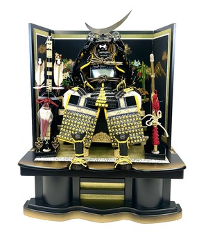 5号　52 黒黄伊達ブロンズ　伊達政宗 鎧　屏風 弓太刀 飾り台 付き　五月人形　兜飾り　コンパクト　端午の節句　初節句　お祝い　こどもの日　海外へのお土産　こだわりの兜　日本文化　日本伝統　日本土産　菖蒲の節句　節句飾り　かぶと　虎　龍　竜　伝統工芸