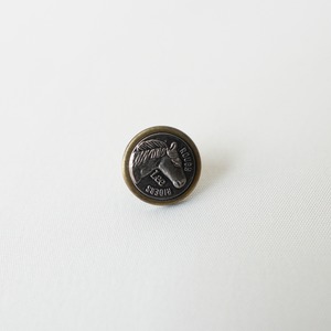 "LEE" pin badge