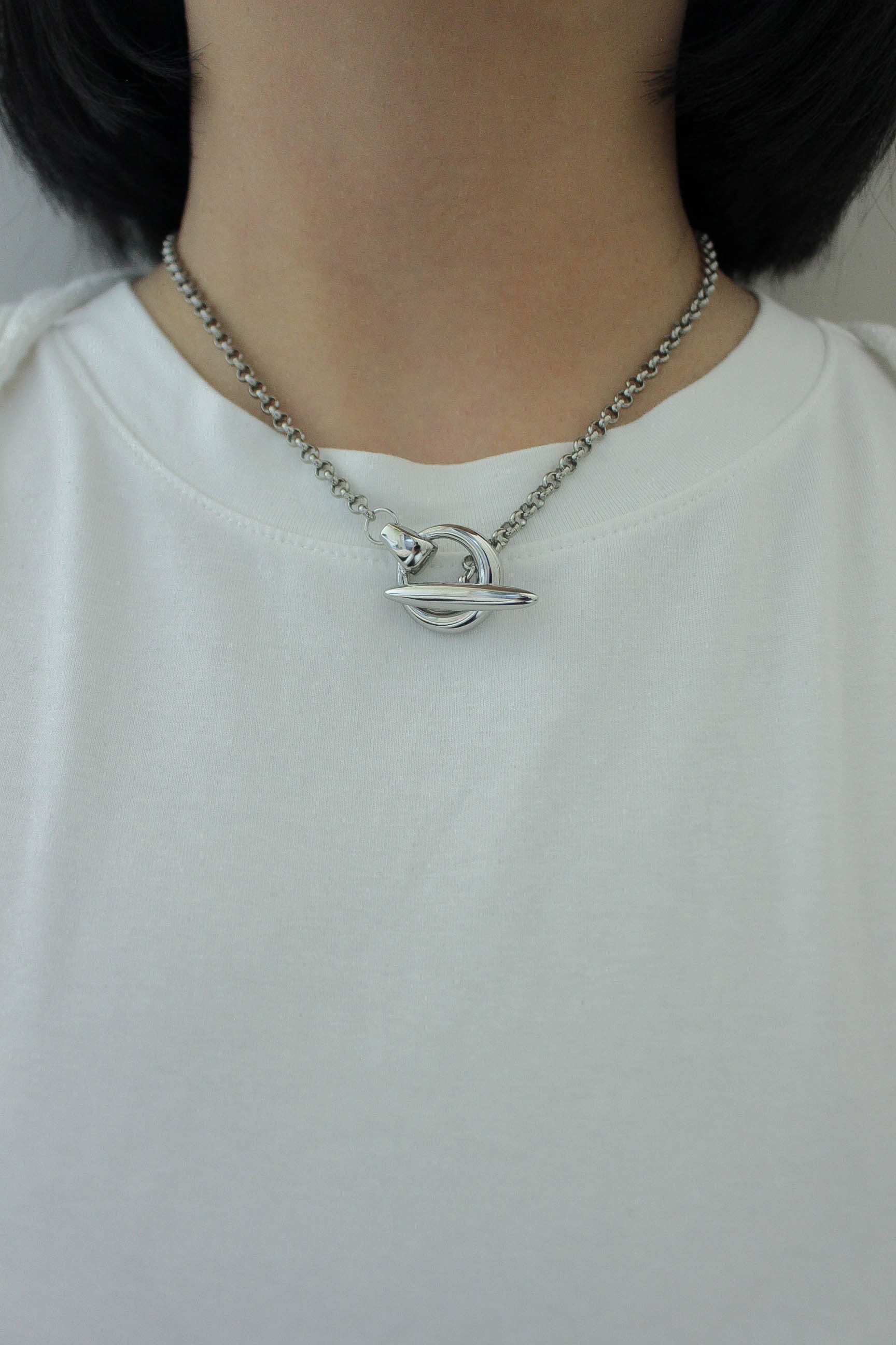 Presence Anneau Mantle Necklace