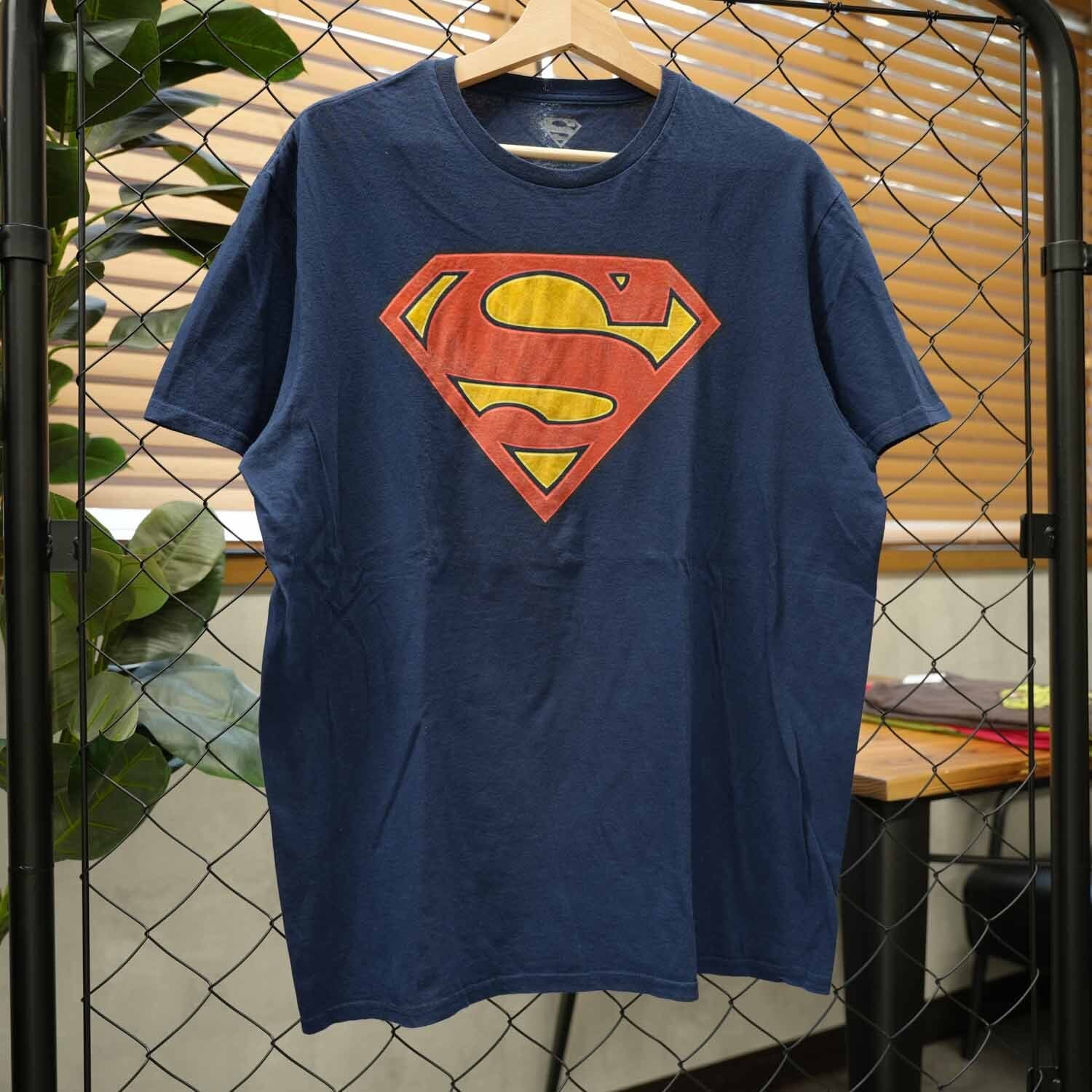 古着 2980円コーナー】Lサイズ！ SUPERMAN スーパーマン Sロゴ Tシャツ