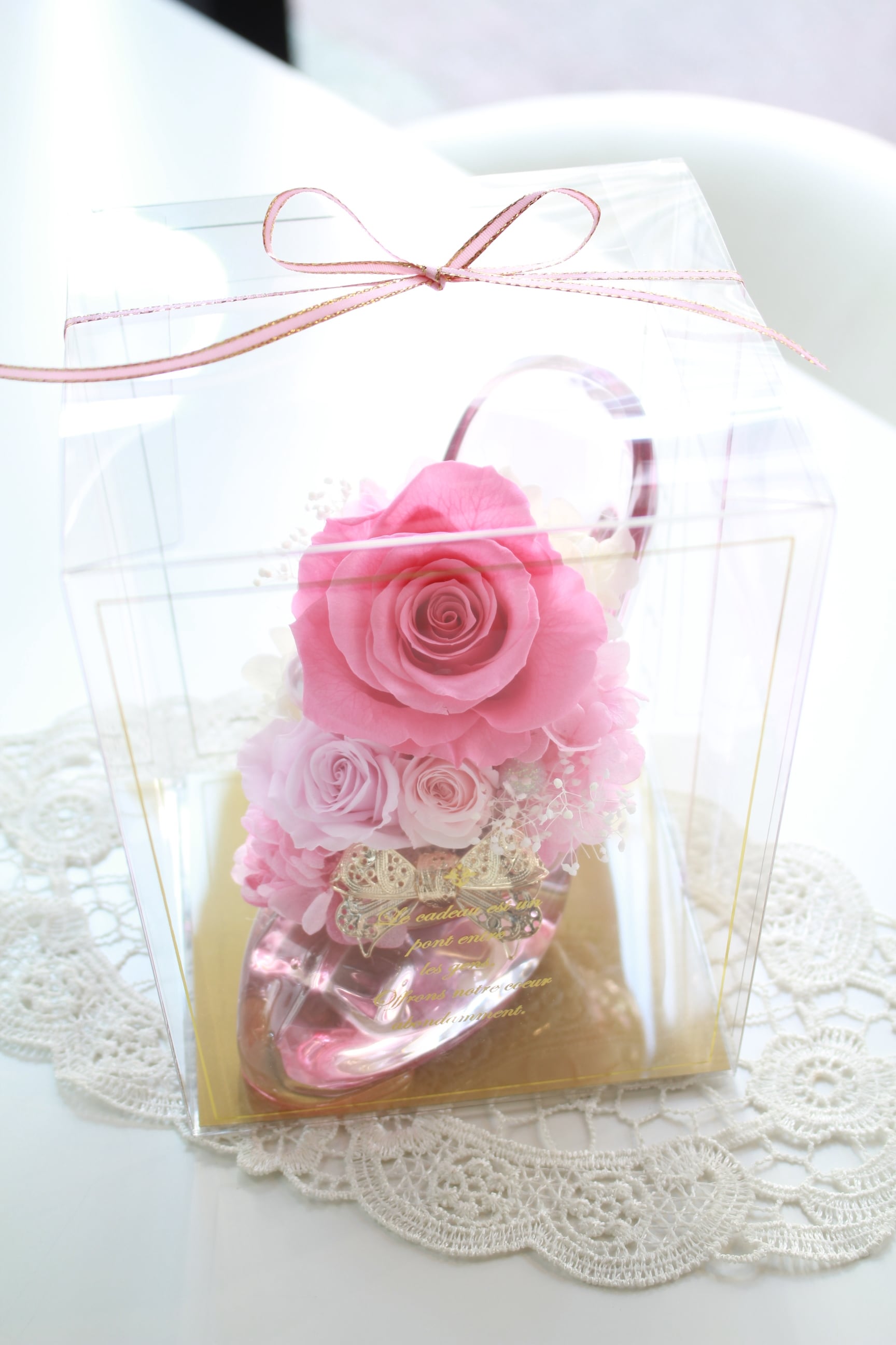 ローズガーデン　リヤドロ【美品ガラスケース入】バニーKiss希少2001年 ローズガーデン リヤドロ【美品ガラスケース入】バニーKiss希少2001年