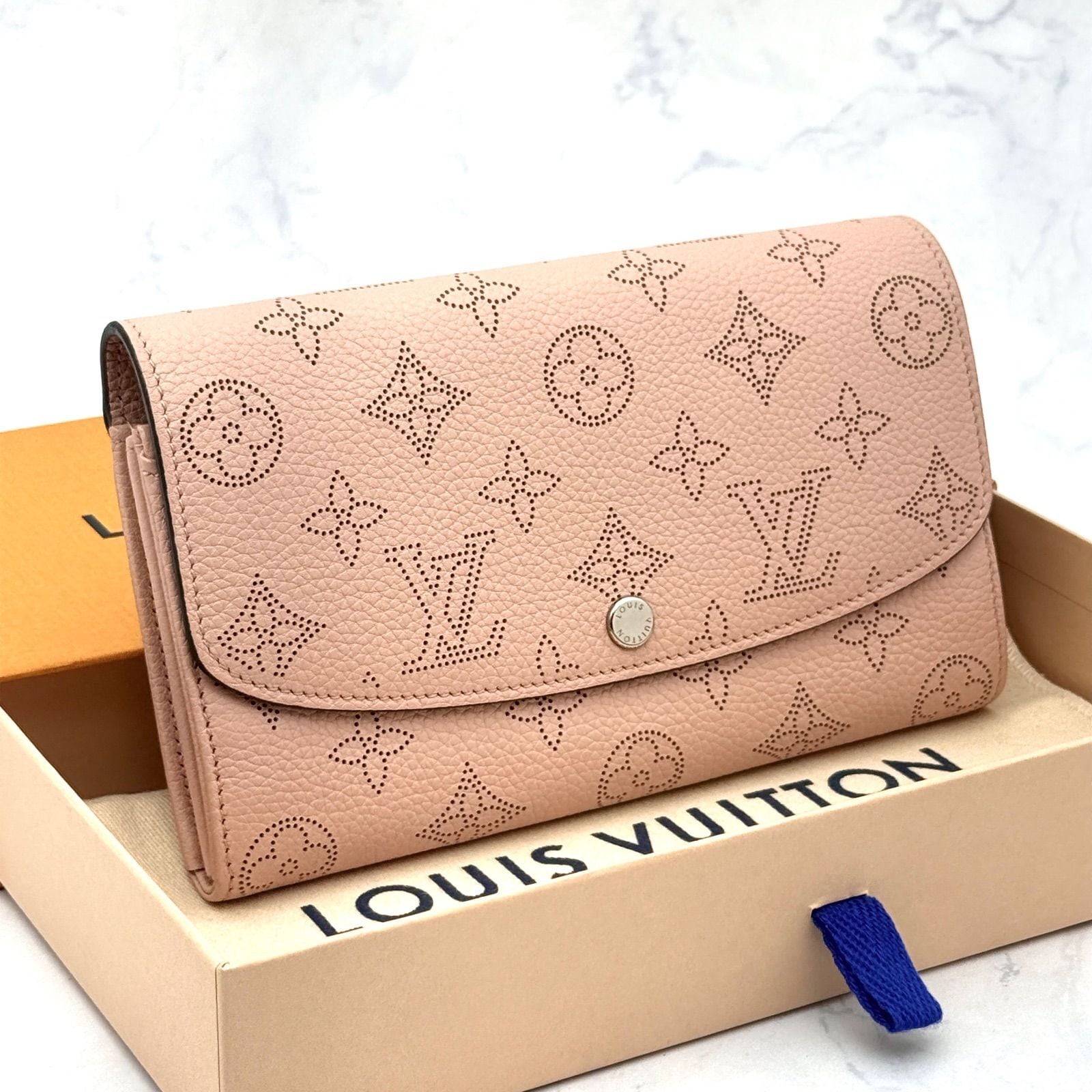 美品✨ルイヴィトン　モノグラム　マヒナ　ポルトフォイユ　イリス　ピンク 最高級美品】ルイヴィトン マヒナ ポルトフォイユ イリスコンパクト