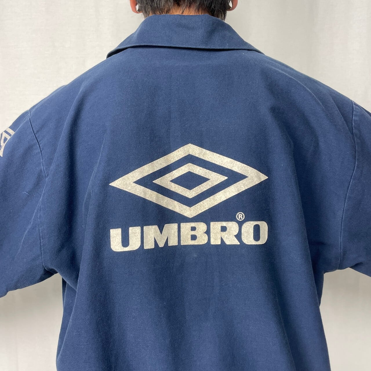 UMBRO アンブロ プルオーバーナイロンジャケット ML 紺赤 Vネック