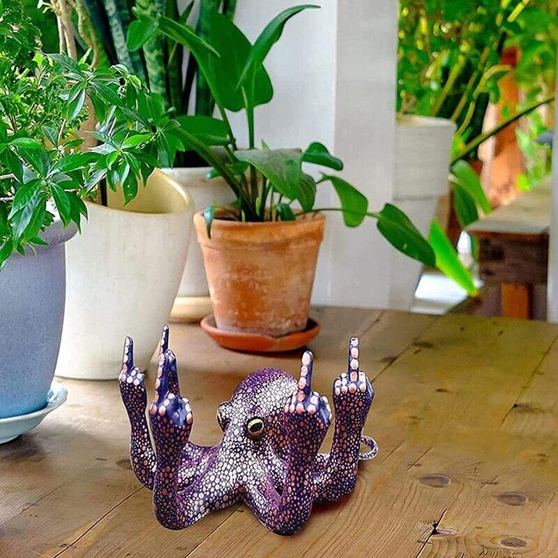 怒っているタコのユニークオブジェ 置物 | Russel 海外インテリア