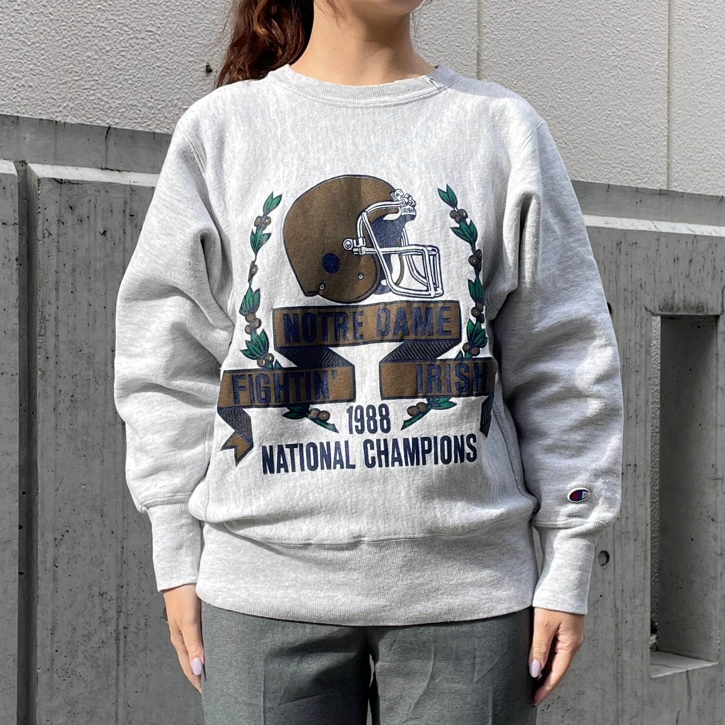Champion | HOLIDAY WORKS