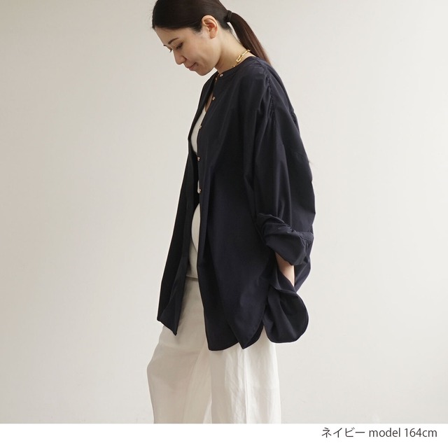 ノーカラーギャザーブラウス