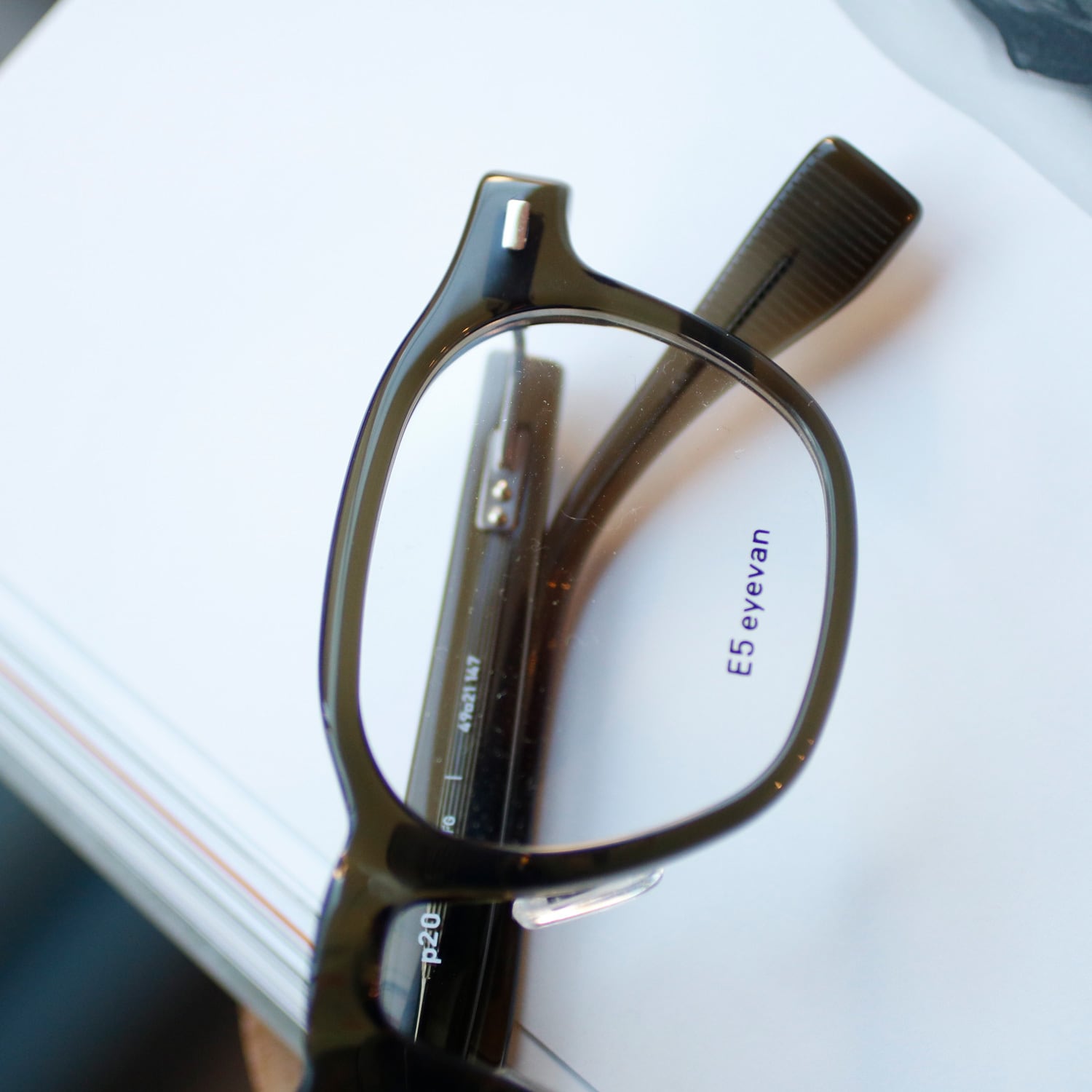 【E5 eyevan】p20 - FG (Large)