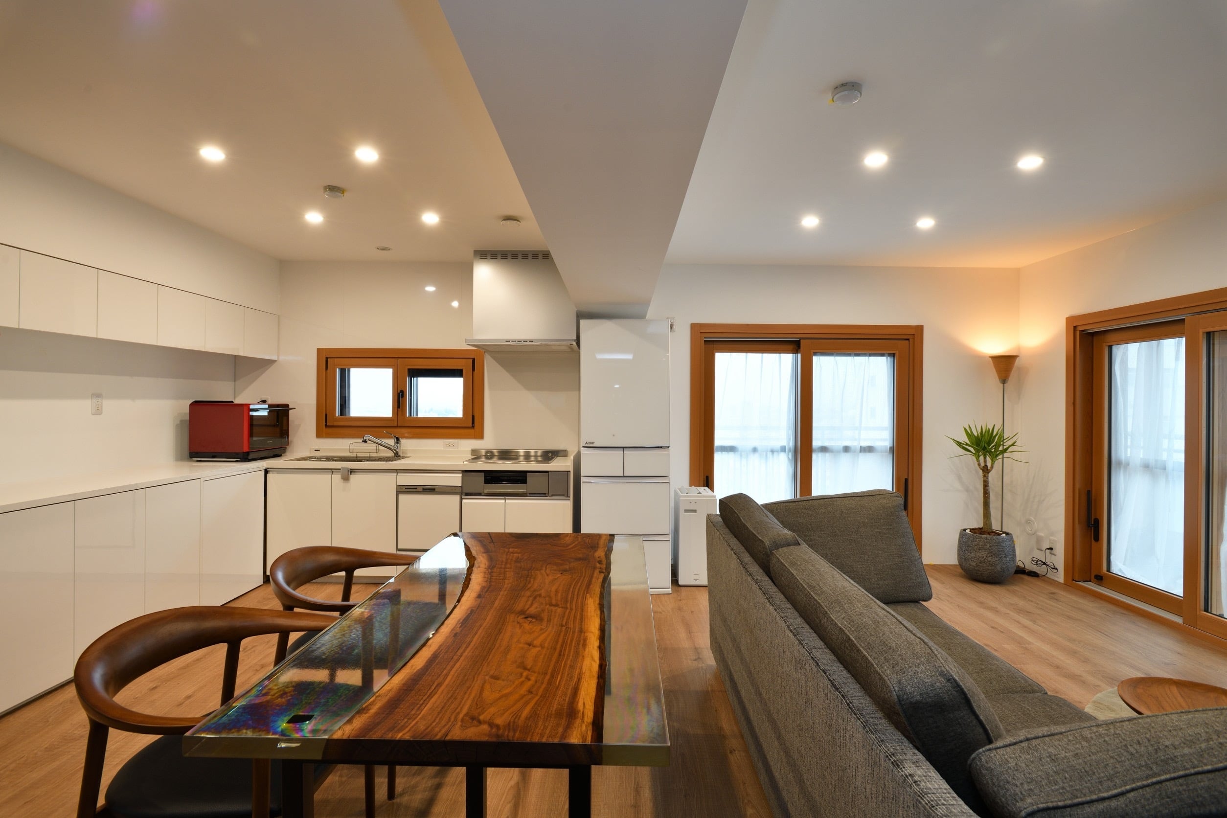 楡材 無垢 LIVING HOUSEローテーブル