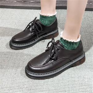 【送料無料】 ローファー 2色 靴 シューズ ローヒール ラウンドトゥ 丸トゥ 編み上げ レースアップ 靴ひも PU 可愛い 大人可愛い きれいめ シンプル カジュアル シック コンサバ 華やか 大人 上品 おしゃれ レトロ 主役級 こなれ感 高見え フェミニン 無地 秋 冬 レディース 女性用 ママ 20代 30代 40代 通勤 デート お出かけ 女子会 お呼ばれ 休日 お茶会 授業参観 普段使い ファッション マット コーデ スタイル 楽ちん 歩きやすい ブラック ブラウン ベイクドカラー
