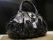 超レア22万★ALEXANDER McQUEEN アレキサンダーマックイーン ターンロックがま口デザイン プリーツ パテントレザー トートハンド バッグ 黒