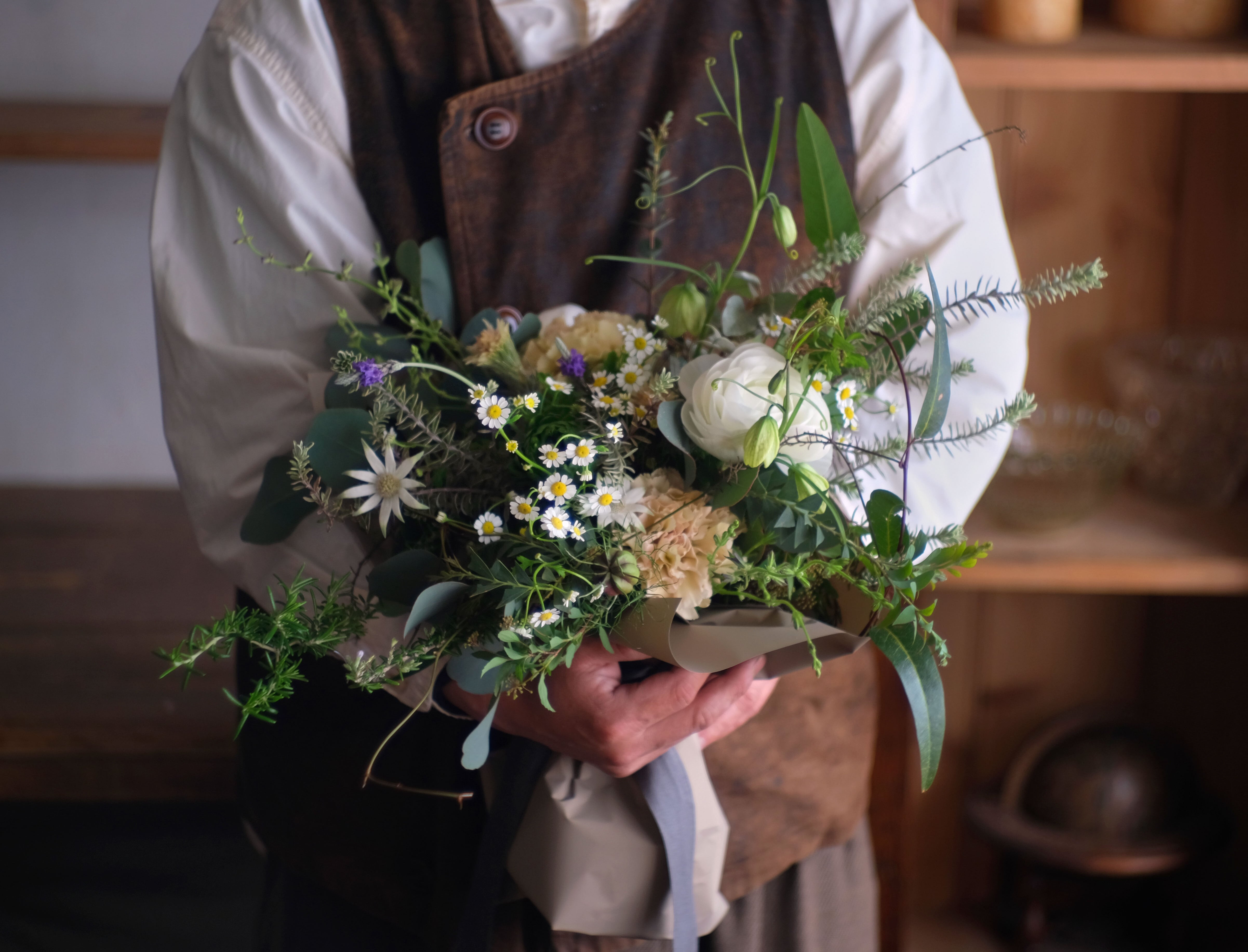 Bouquet/花束 | はいいろオオカミ＋花屋西別府商店
