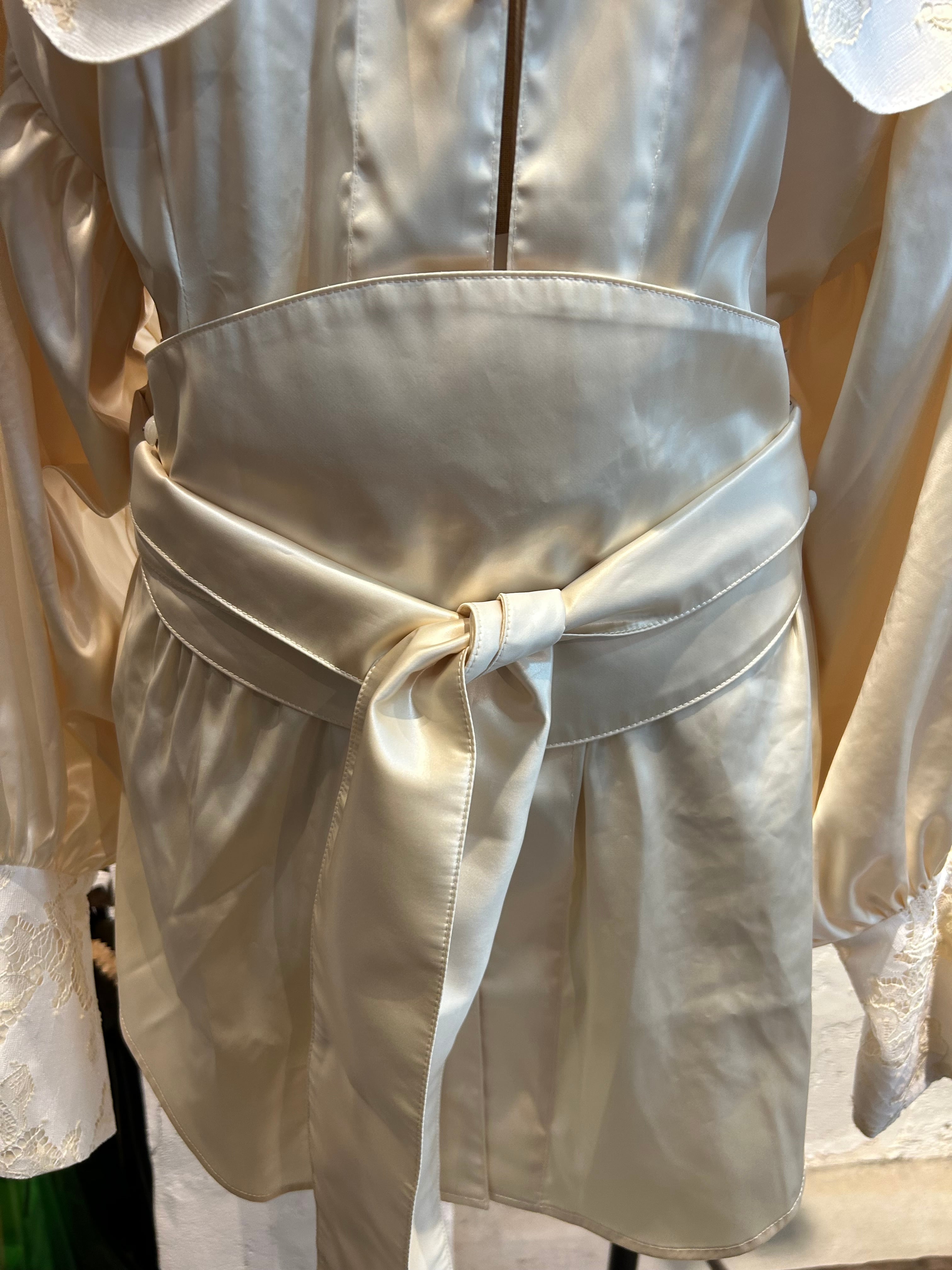 DECOdepuis1985 lace collar belt shirts | AAR